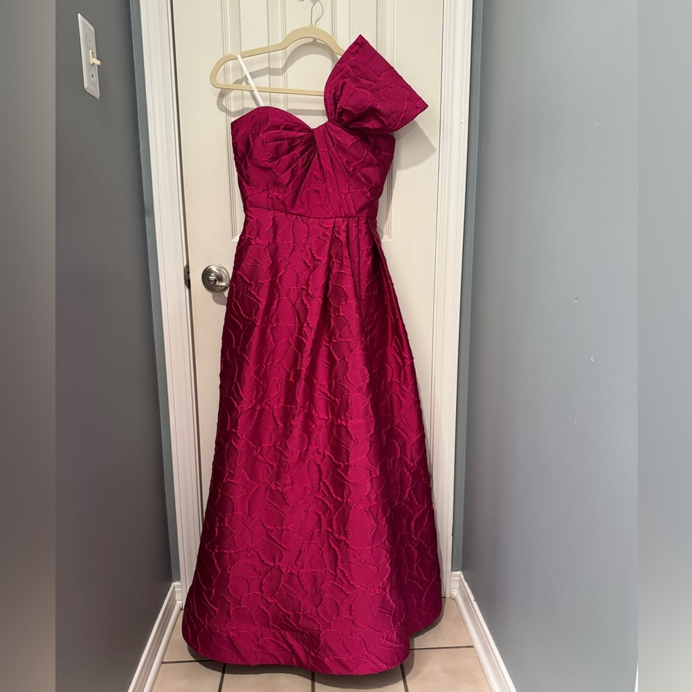 Women's One-Shoulder Textured Evening Gown in Deep Fuchsia